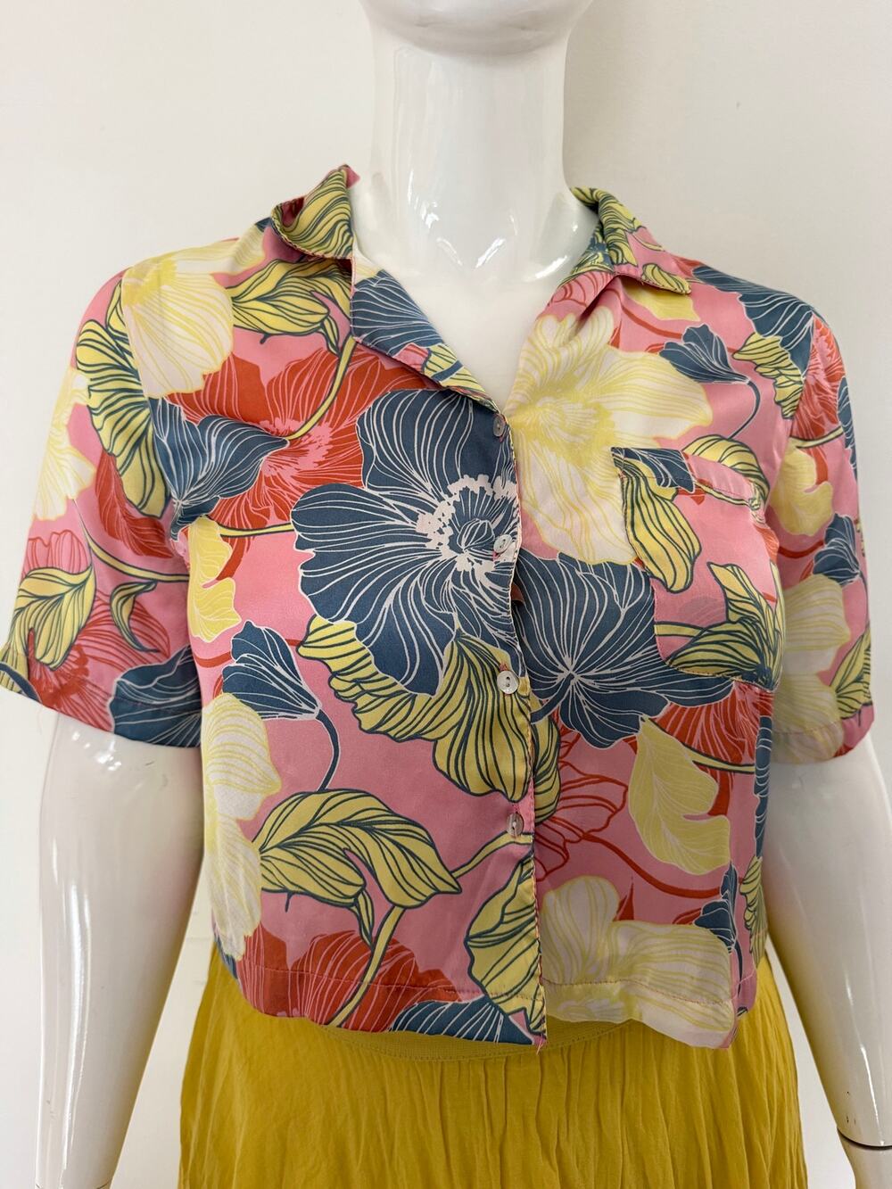 Rachel Zoe Floral Cropped Button Up Shirt Women’s M Tropical Camp Blouse